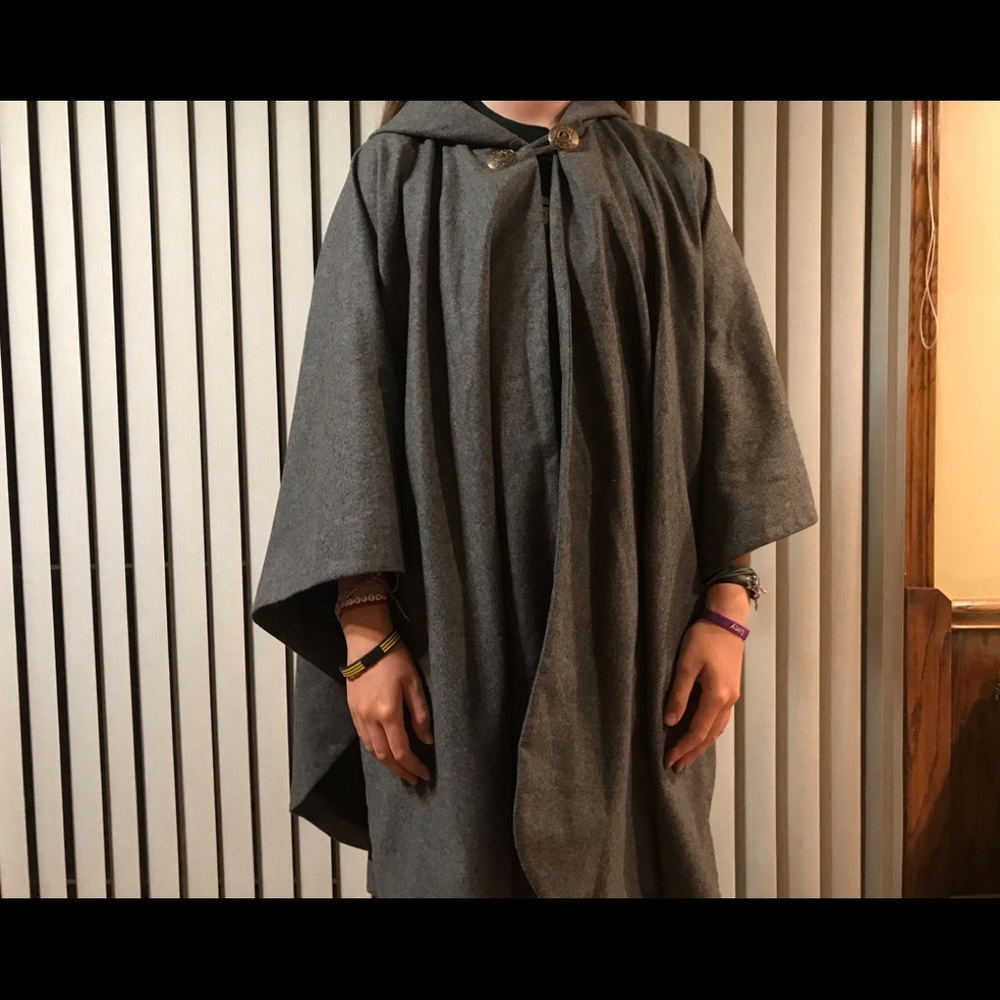Women’s Girasol Cape w/ hood